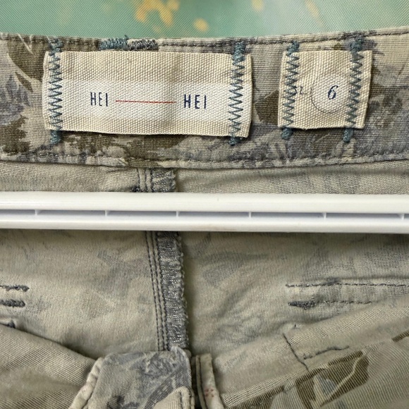 Anthropologie | Hei Hei Wanderer Cargos
Floral Camo Sz: 6 - Picture 7 of 8